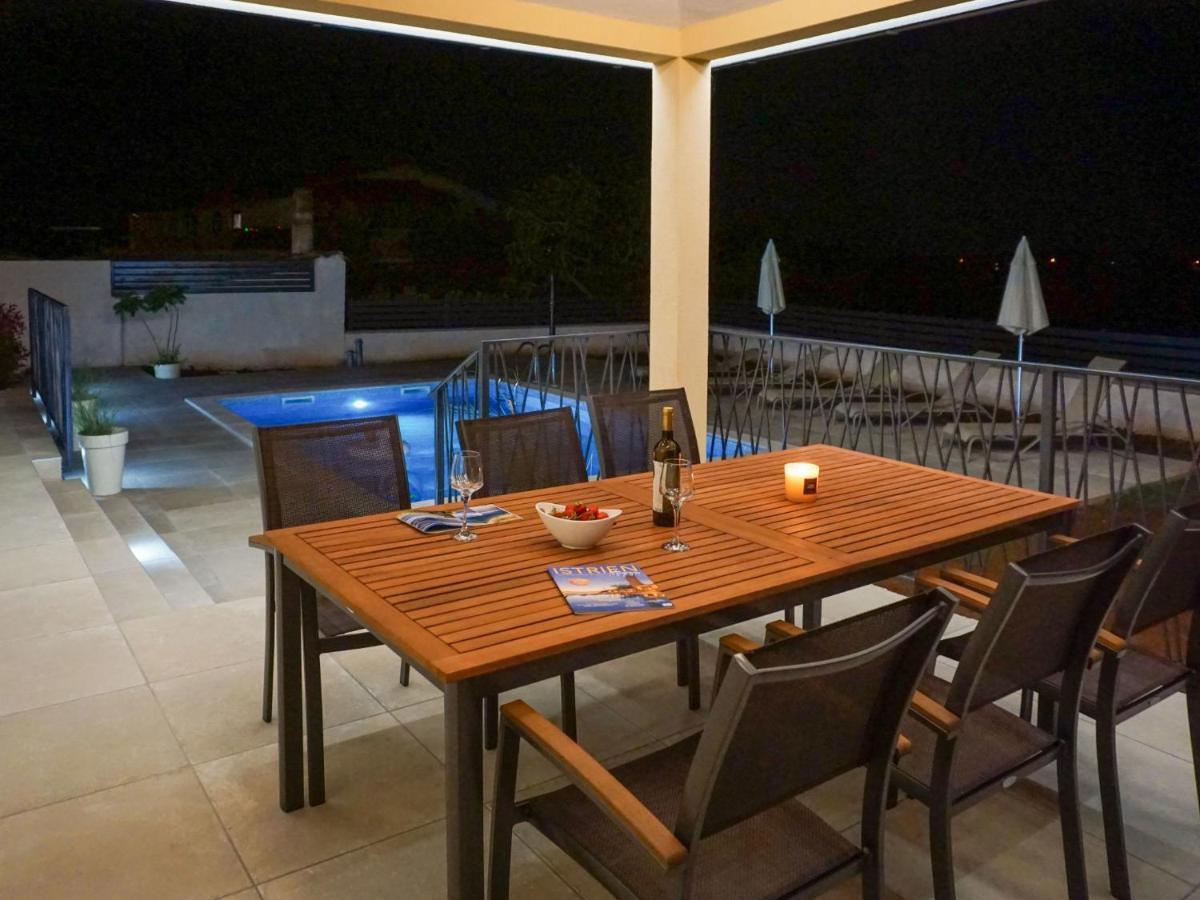 Holiday Home Villa Dora By Interhome Pula Exterior foto